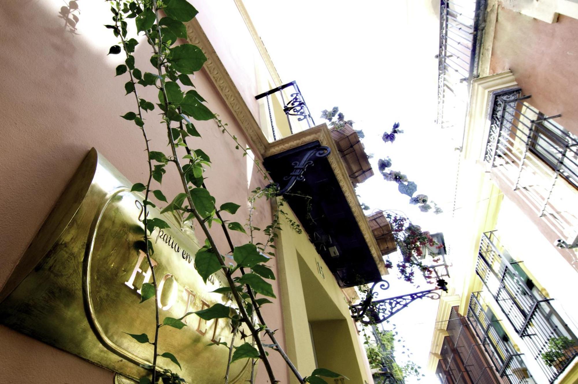 Hotel Un Patio En Santa Cruz Sevilla